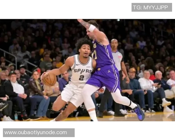 米奇约翰逊强调文班是球队基石但他渴望团队合作而非孤军奋战